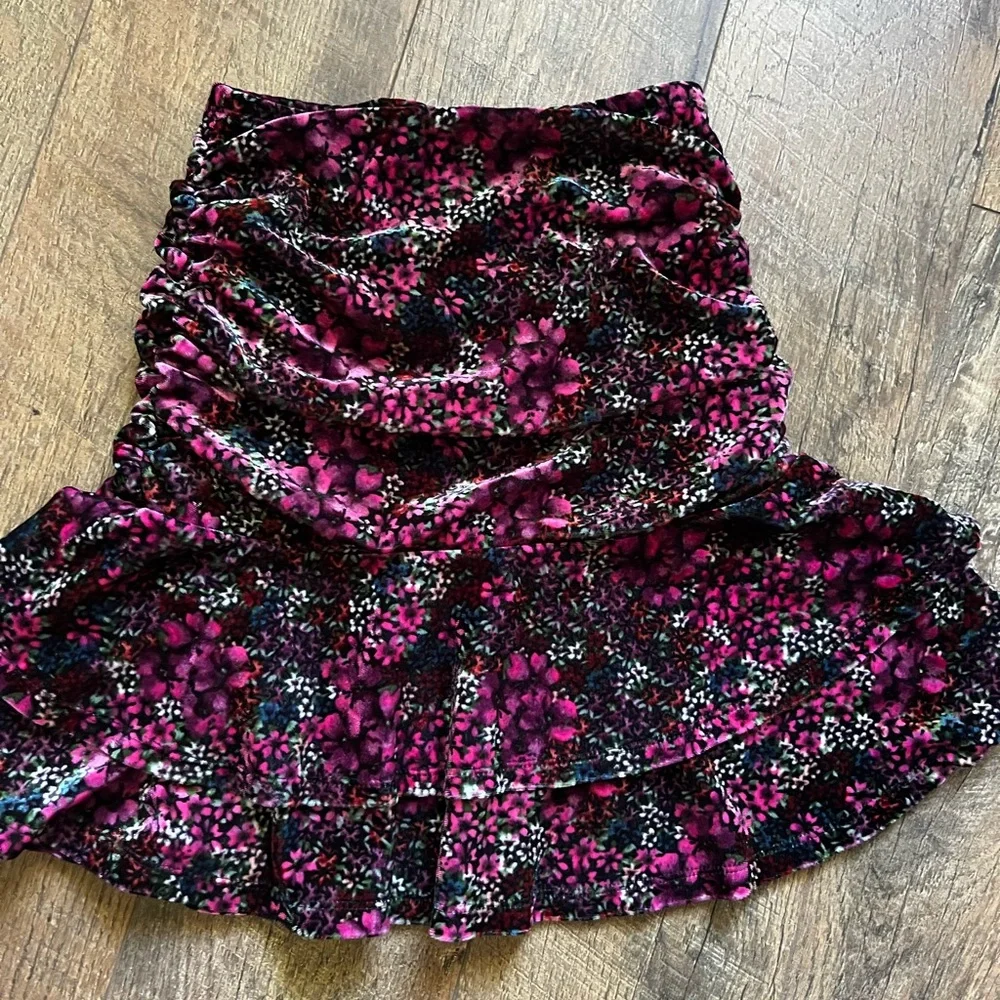 SO Floral Velvet Mini Skirt Ruched Ruffle Hem dark fairycore‎ size XS